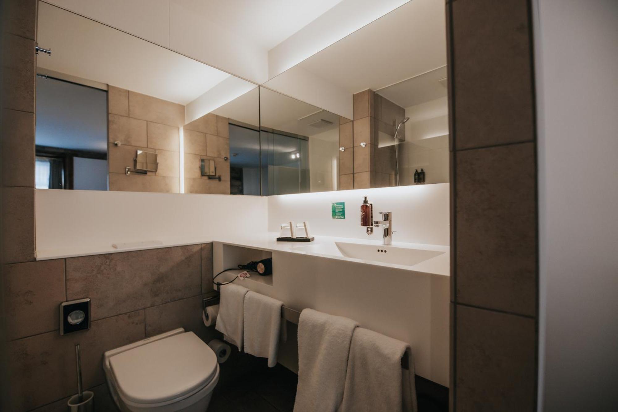 Design Hotel & Restaurant Loewen Улм Екстериор снимка