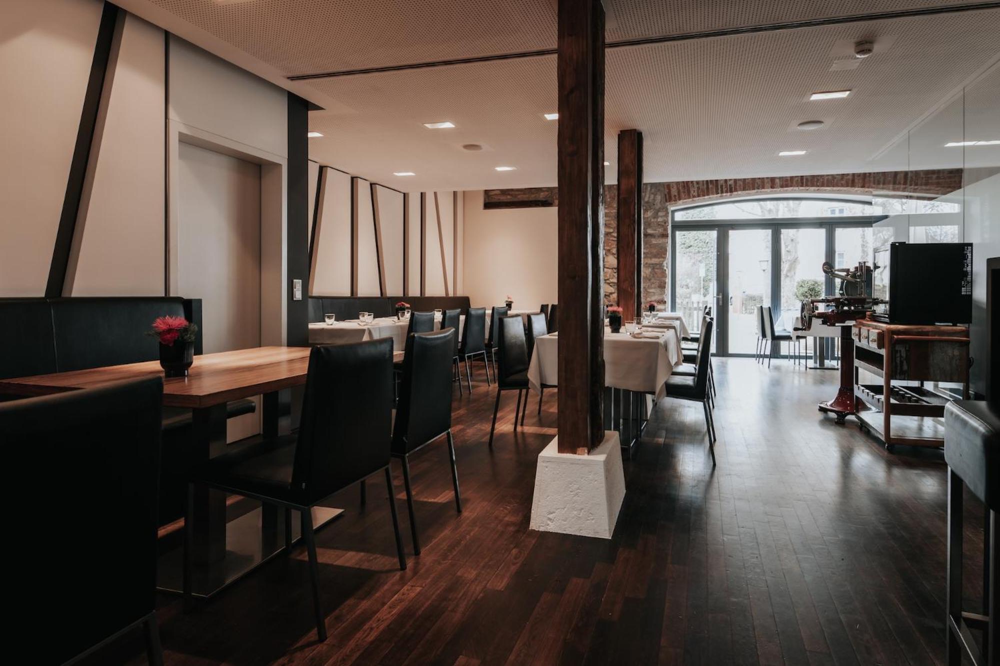 Design Hotel & Restaurant Loewen Улм Екстериор снимка