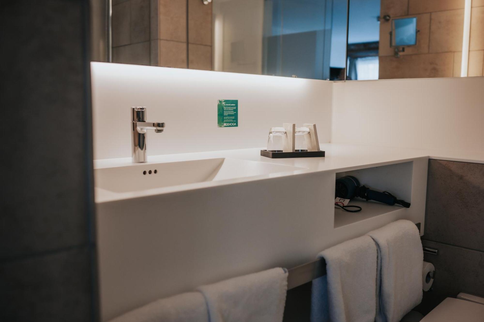 Design Hotel & Restaurant Loewen Улм Екстериор снимка