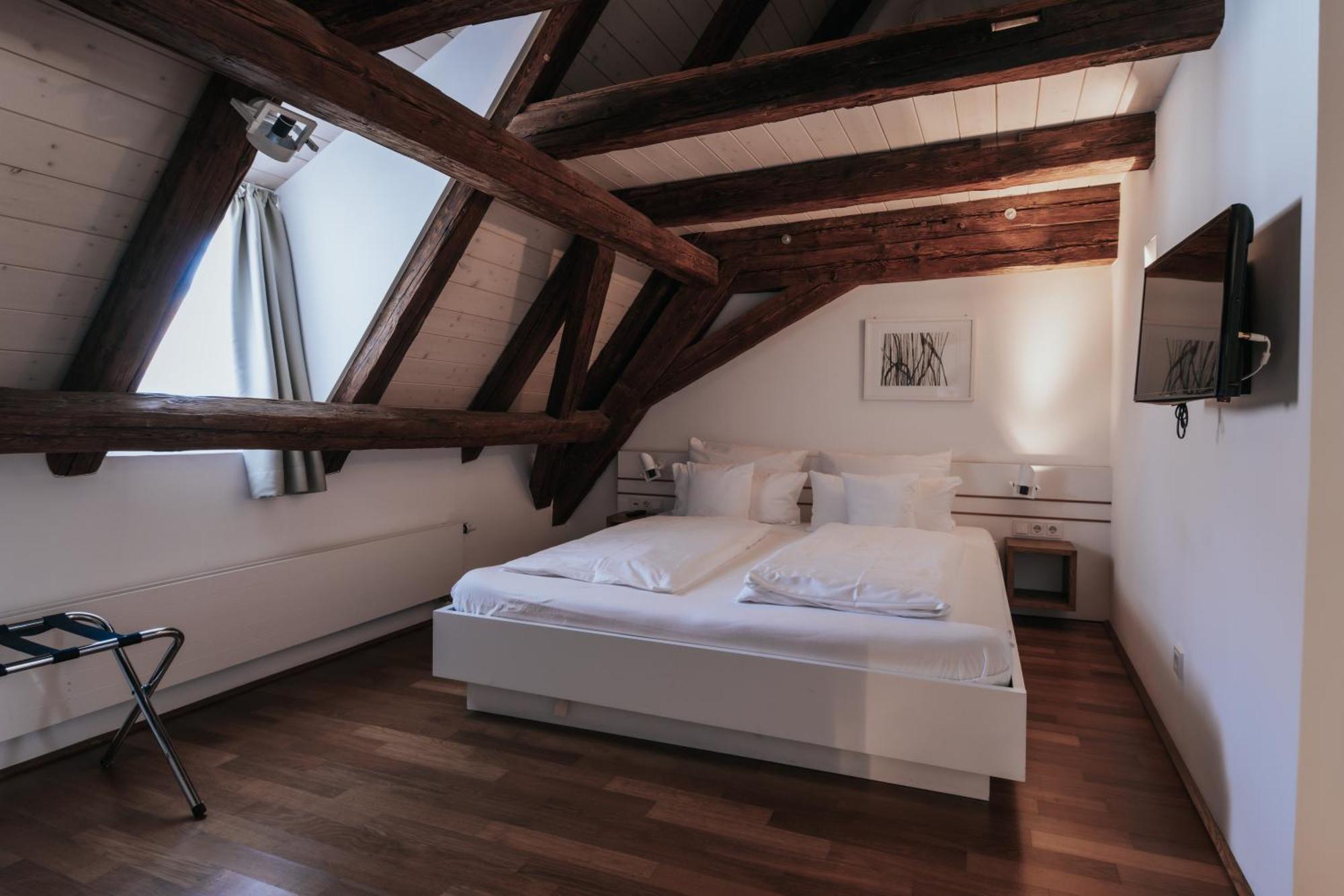 Design Hotel & Restaurant Loewen Улм Екстериор снимка