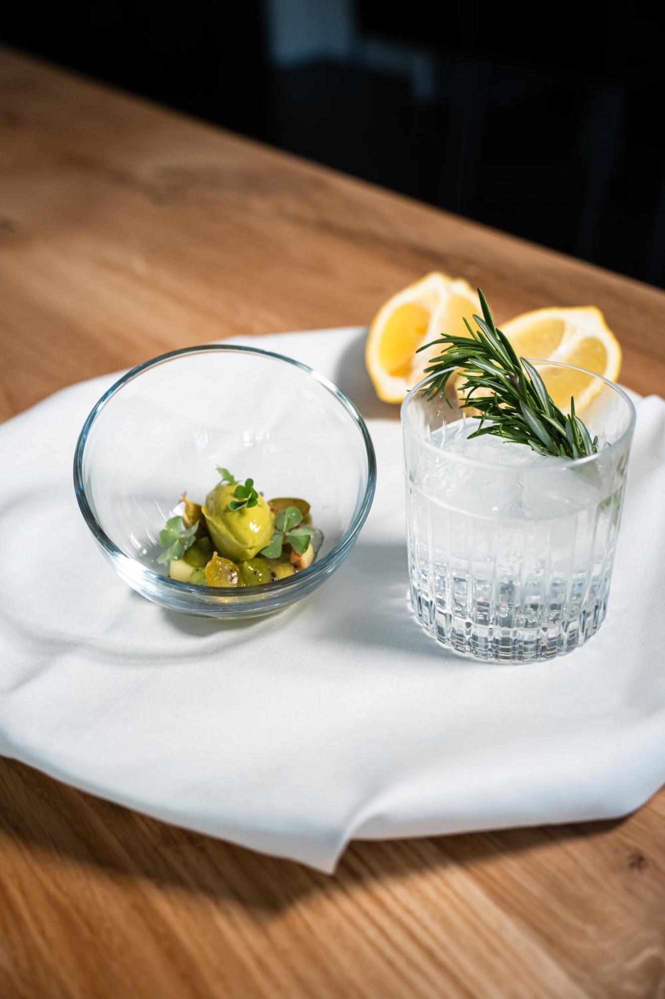 Design Hotel & Restaurant Loewen Улм Екстериор снимка